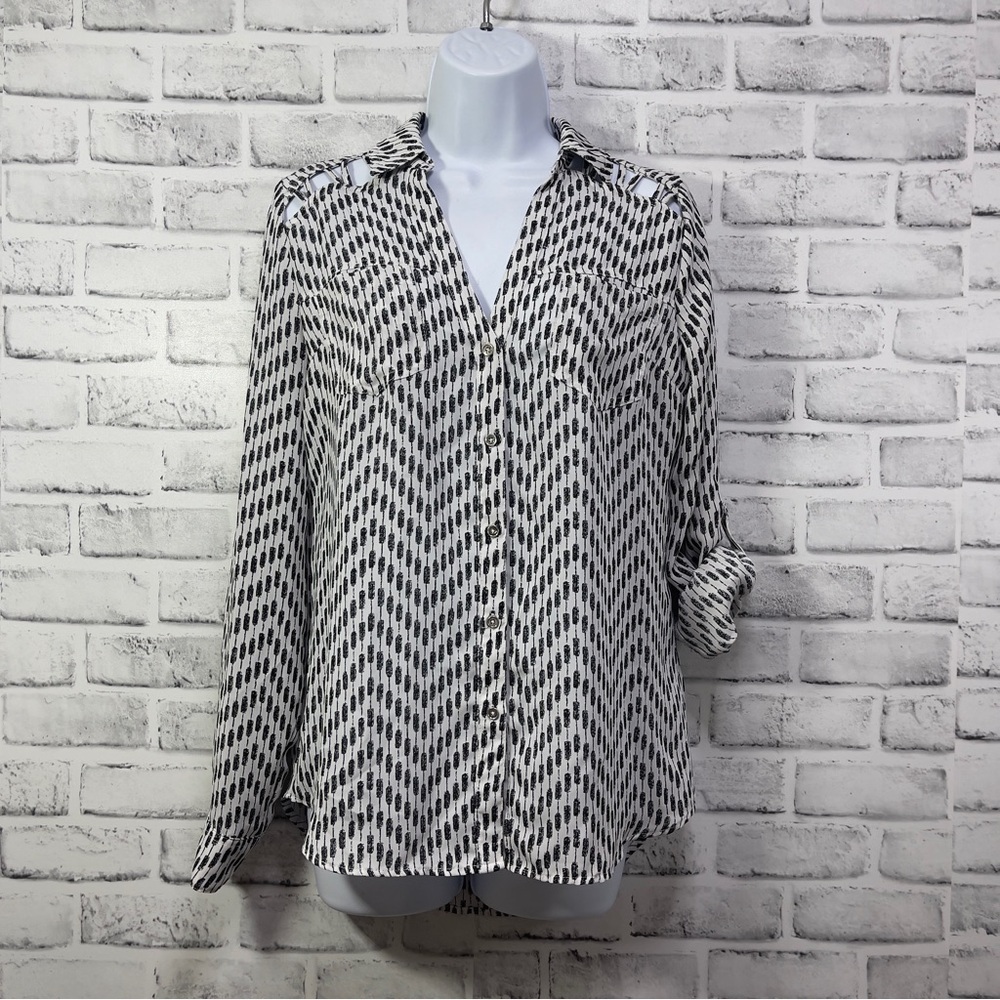 Candie’s Button Up Roll Tab Sleeves Exposed Shoulder Double Pocket High Low S